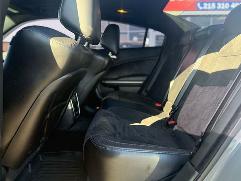 Used 2018 Dodge Charger R/T Scat Pack RWD image 11
