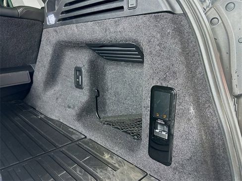 Used 2025 Land Rover Range Rover Sport SE image 24