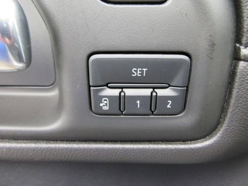 Used 2023 Chevrolet Silverado 3500 LTZ AWD/4WD image 28
