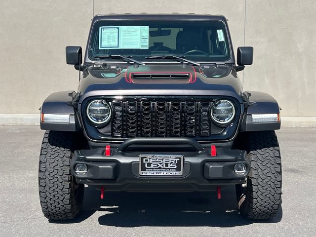 Used 2018 Jeep Wrangler Unlimited Sahara AWD/4WD image 3