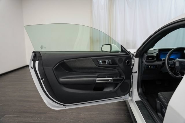Used 2025 Ford Mustang Coupe RWD image 16