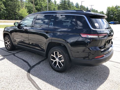 Used 2023 Jeep Grand Cherokee L Limited AWD/4WD image 5