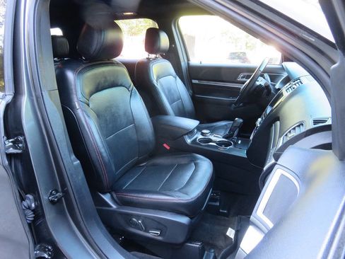 Used 2017 Ford Explorer Sport w/ Equipment Group 401A AWD/4WD image 11