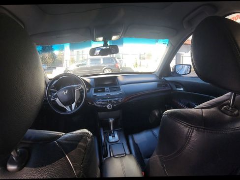 Used 2010 Honda Crosstour EX-L image 9