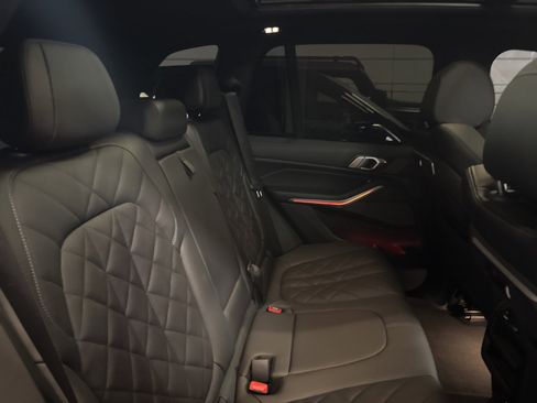 Used 2024 BMW X5 xDrive40i w/ M Sport Package image 25