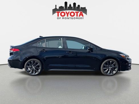 Used 2025 Toyota Corolla SE image 2