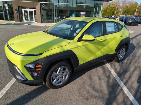 New 2026 Hyundai Kona SE FWD image 3