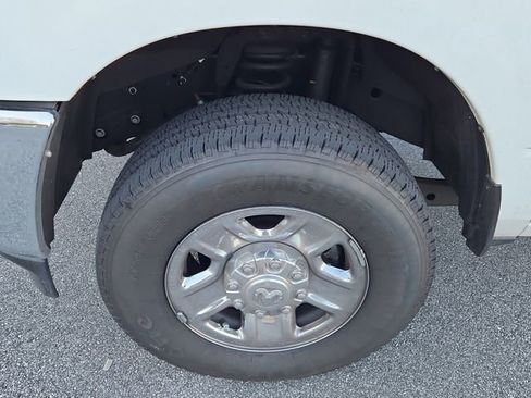 Used 2024 RAM 2500 Tradesman w/ Chrome Appearance Group image 23