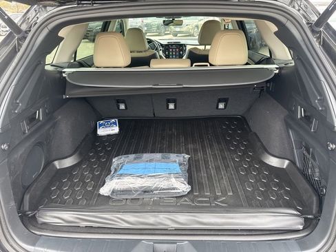Used 2025 Subaru Outback Limited XT image 9