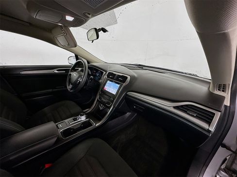 Used 2018 Ford Fusion SE w/ Fusion SE Technology Package image 26