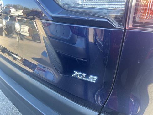 Used 2020 Toyota RAV4 XLE w/ Convenience Package image 7