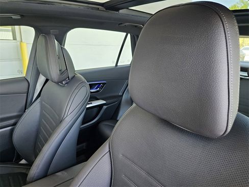 Used 2025 Mercedes-Benz GLC 43 AMG 4MATIC image 17