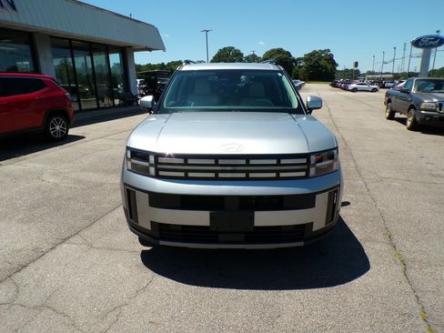 Used 2025 Hyundai Santa Fe SEL FWD image 2