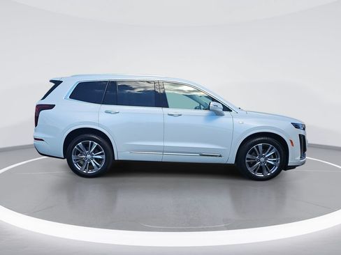 Used 2024 Cadillac XT6 Premium Luxury AWD/4WD image 2