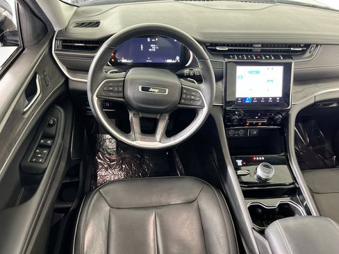 Used 2022 Jeep Grand Cherokee Limited image 22