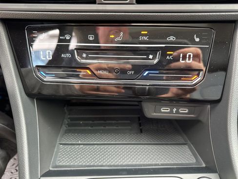 New 2025 Volkswagen Jetta SE image 18