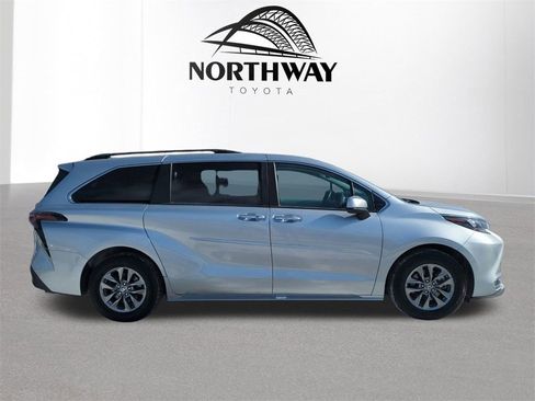 Certified 2024 Toyota Sienna XLE w/ XLE Plus Package image 3