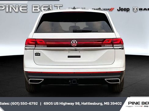 Used 2025 Volkswagen Atlas SE image 4