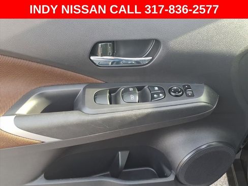 Used 2024 Nissan Kicks SR image 11