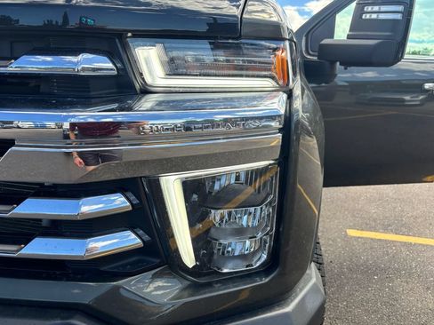 Used 2023 Chevrolet Silverado 3500 High Country AWD/4WD image 25