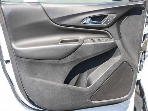 Used 2023 Chevrolet Equinox LT image 19