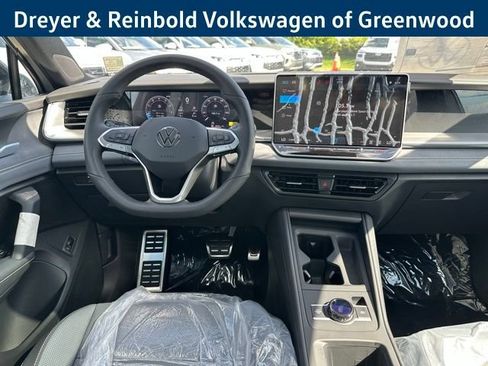 New 2026 Volkswagen Tiguan SE R-Line AWD/4WD image 12