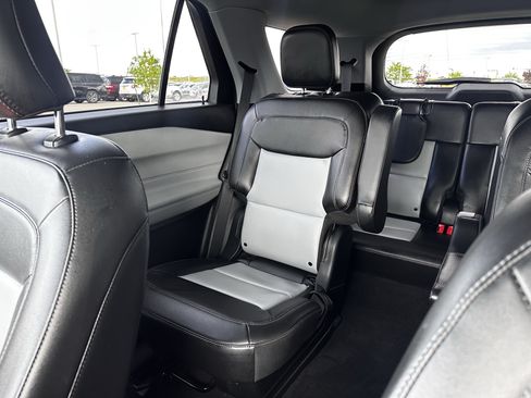 Certified 2022 Ford Explorer XLT w/ Equipment Group 202A AWD/4WD image 12