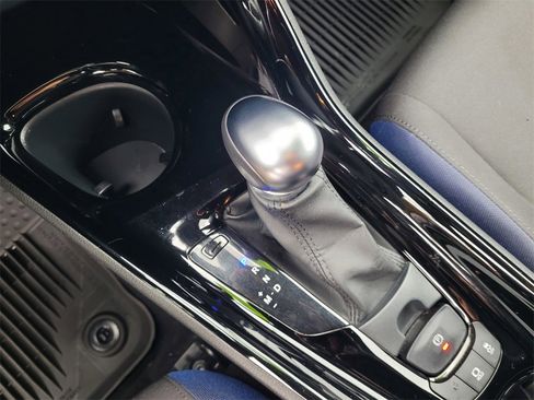 Certified 2022 Toyota C-HR XLE image 16