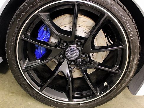 Used 2018 Chevrolet Corvette Z06 w/ Carbon 65 Edition image 12