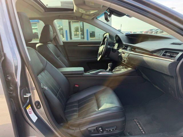 Used 2017 Lexus ES 350 w/ Luxury Package FWD image 9