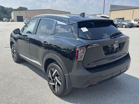 Used 2026 Nissan Kicks SV FWD image 7