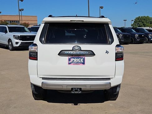 Used 2018 Toyota 4Runner TRD Off-Road AWD/4WD image 7