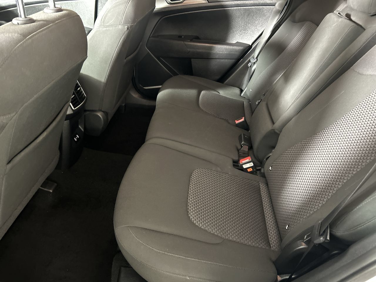 Used 2026 Kia Sportage LX FWD image 24