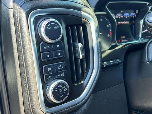 Used 2020 GMC Sierra 2500 Denali w/ Denali Ultimate Package AWD/4WD image 31
