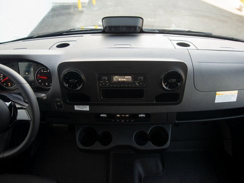 New 2025 Mercedes-Benz Sprinter 2500 image 26