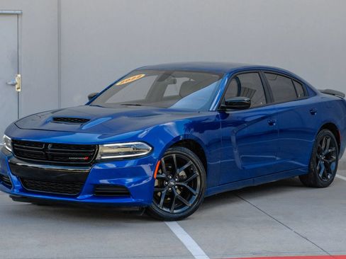 Used 2022 Dodge Charger SXT w/ Blacktop Package RWD image 12
