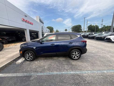 Used 2022 Kia Seltos EX AWD/4WD image 7