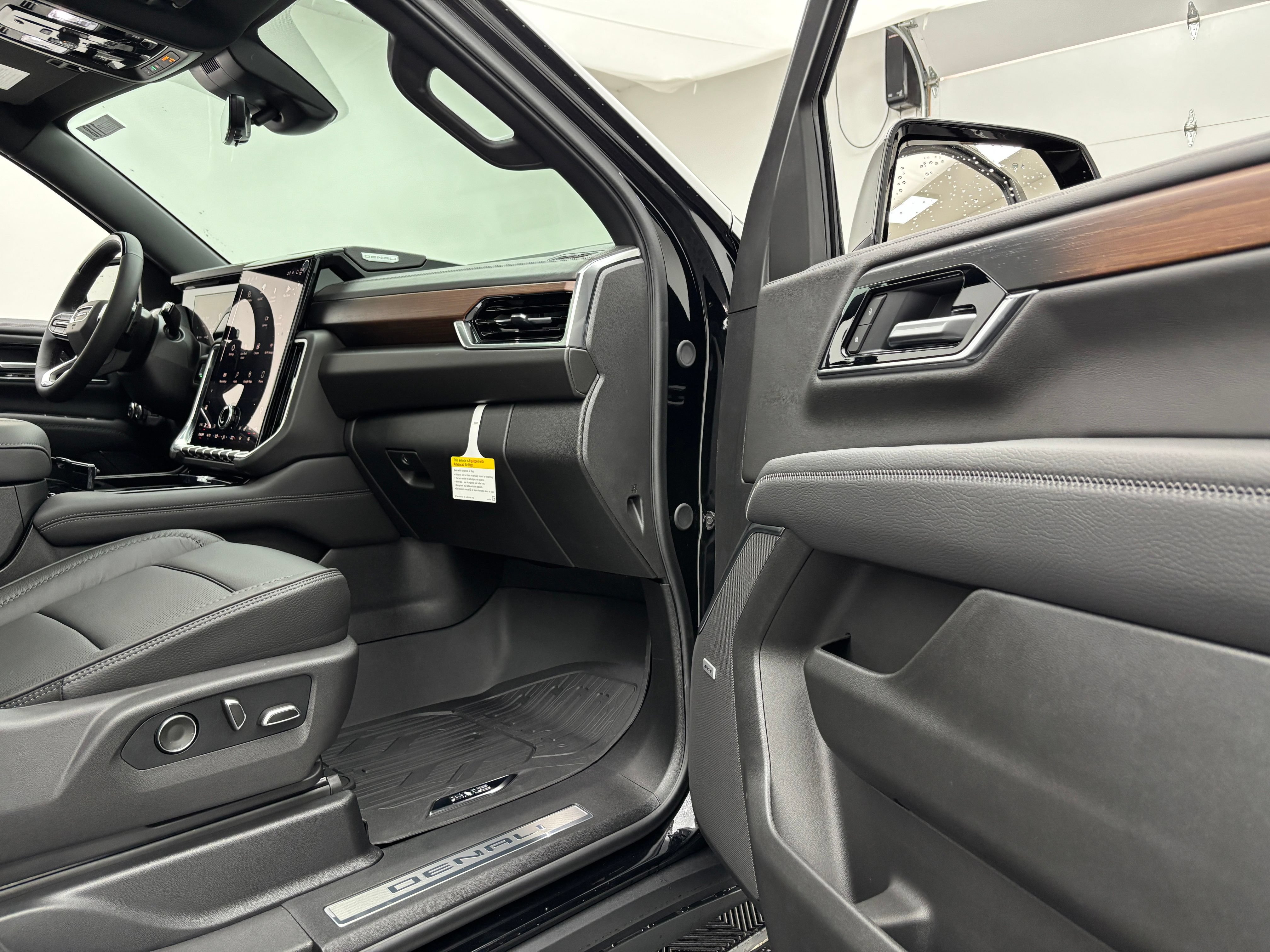 New 2026 GMC Yukon Denali AWD/4WD image 40