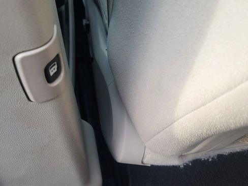 Used 2015 Dodge Grand Caravan SXT w/ UConnect Hands-Free Group image 15