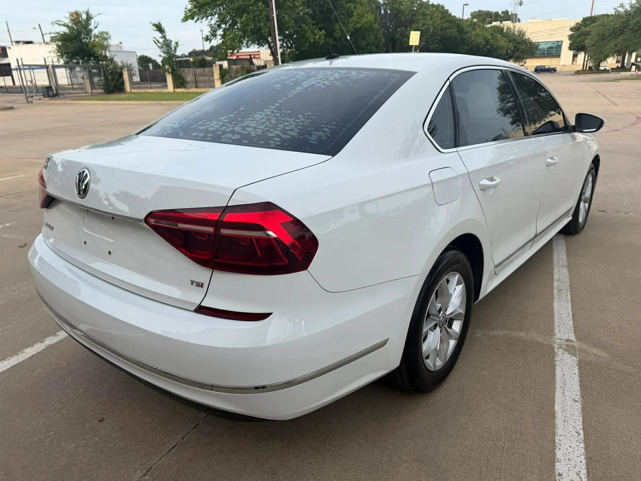 Used 2017 Volkswagen Passat 1.8T S FWD image 5