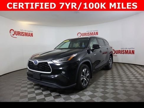 Used 2021 Toyota Highlander XLE image 3