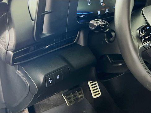 Certified 2025 Hyundai Elantra Sport FWD image 10