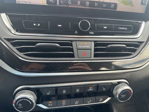 Used 2023 Nissan Altima 2.5 SR w/ SR Premium Package image 17