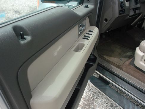 Used 2010 Ford F150 XLT RWD image 11