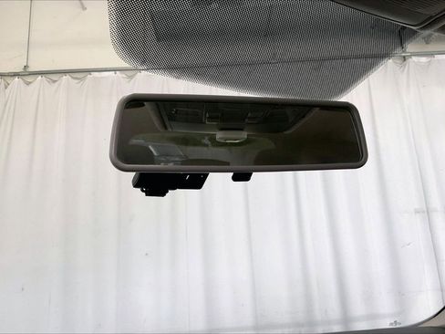 Used 2018 Volkswagen Tiguan S FWD image 17