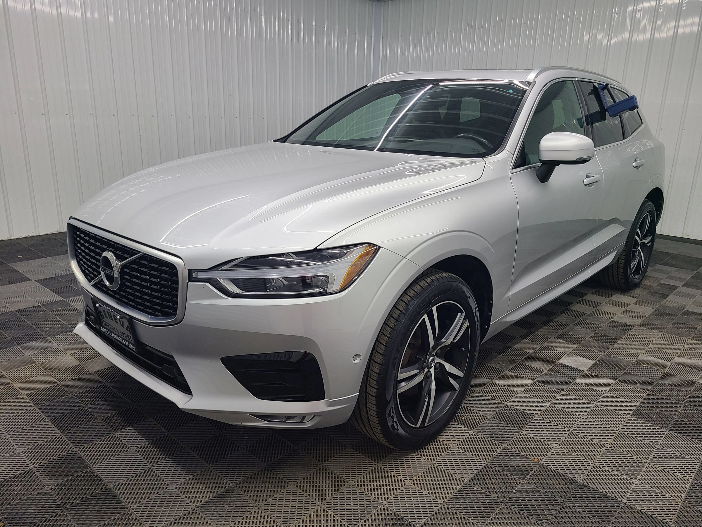 Used 2019 Volvo XC60 T5 R-Design AWD/4WD image 8