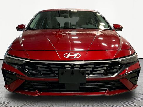 Used 2024 Hyundai Elantra Limited FWD image 2