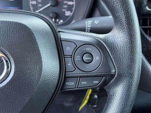 Used 2025 Toyota Corolla LE image 11