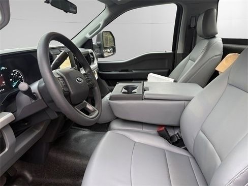 New 2026 Ford F550 4x4 Regular Cab Super Duty w/ XL Chrome Package image 9