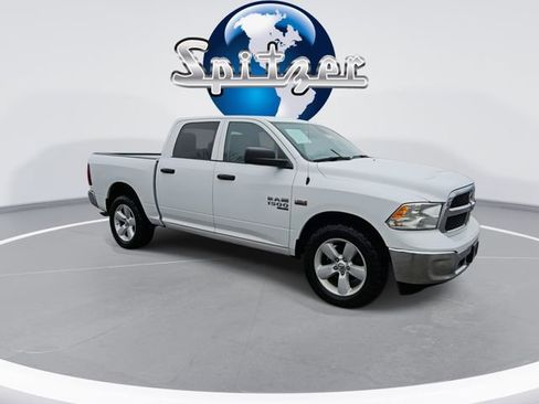 Used 2022 RAM 1500 Classic SLT image 2